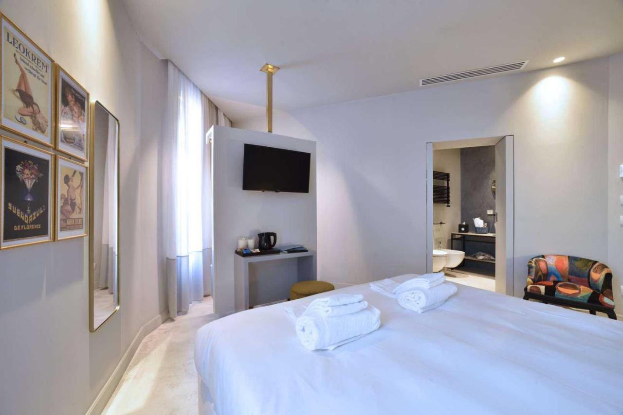 Boutique Hotel De La Ville Laigueglia Exterior photo